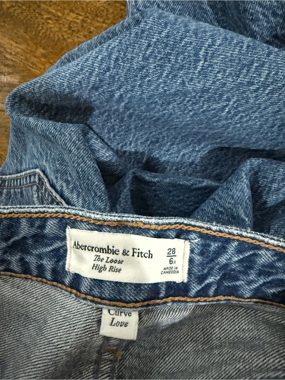 Abercrombie & Fitch Curve Love High Rise Loose Jean - Picture 6 of 7